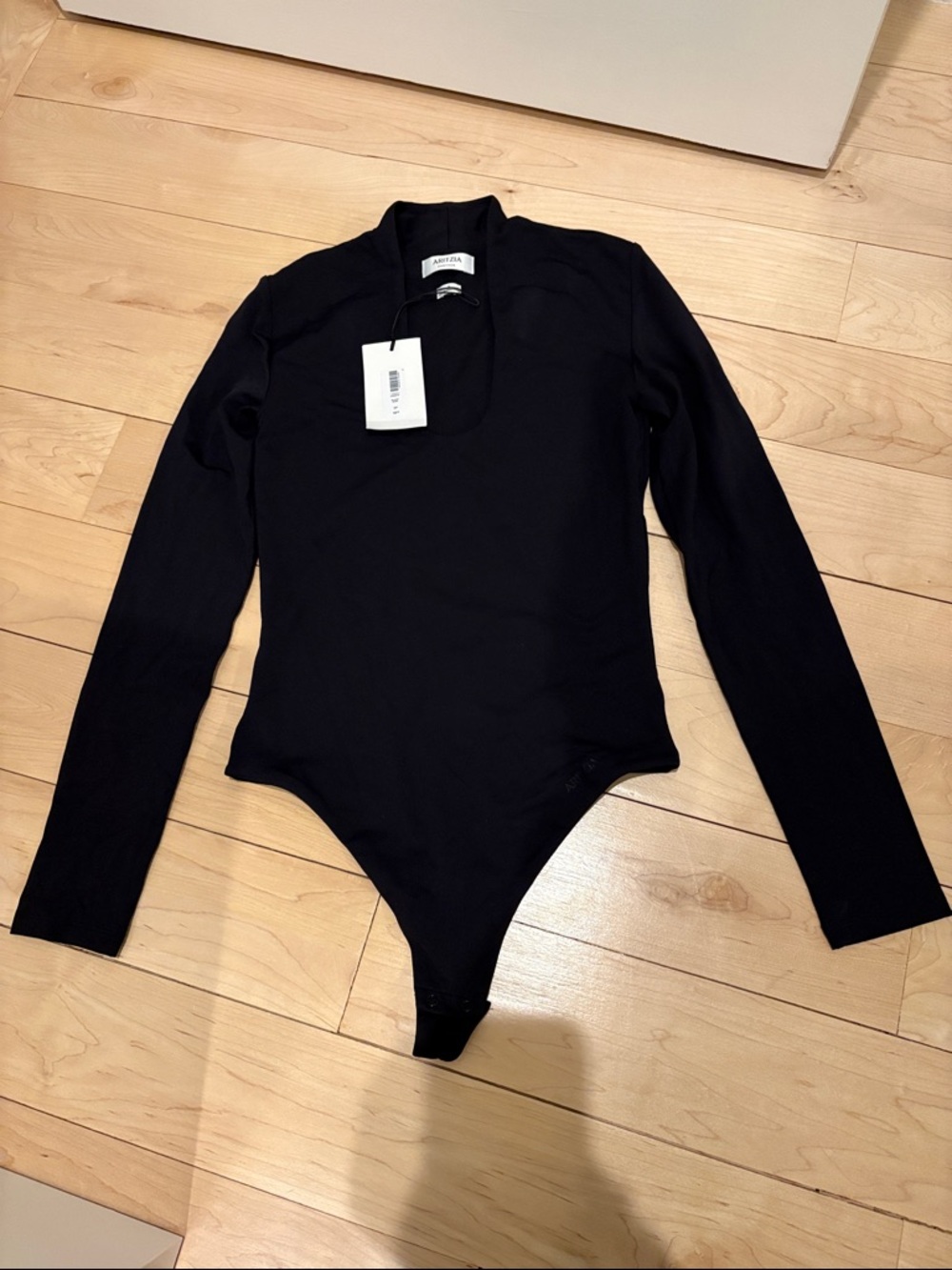 Aritzia Black Long Sleeve Scoop-Neck Bodysuit